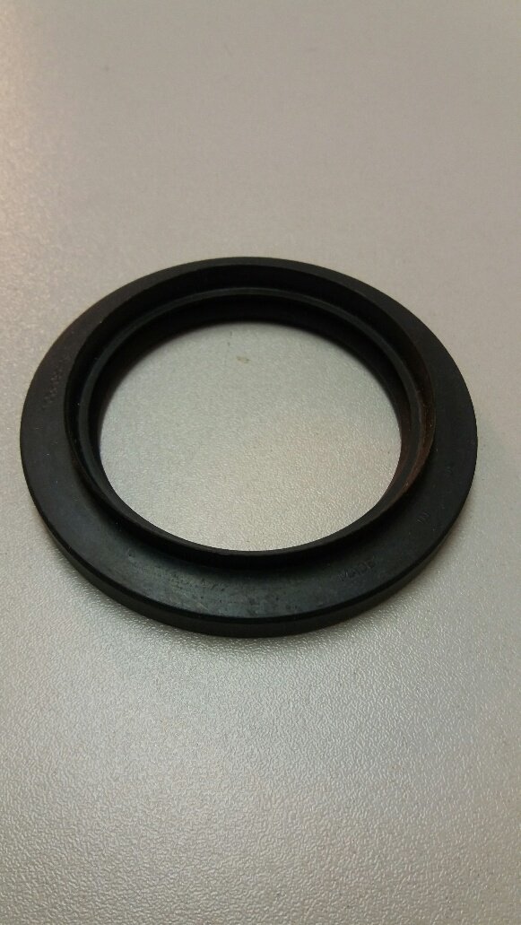 Ford Fiesta front hub inner oil seal