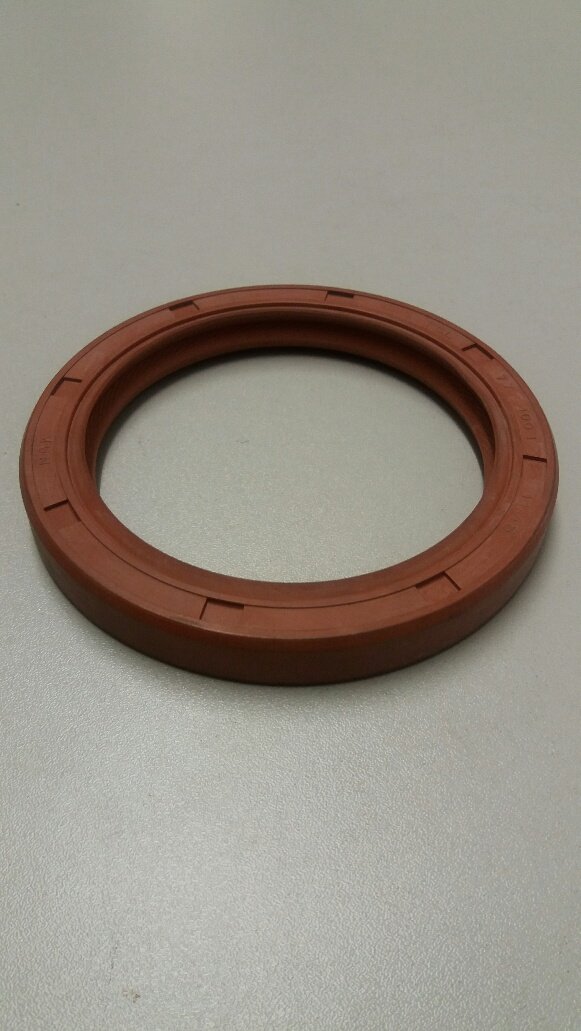Bedford CF rear crankshaft oil seal