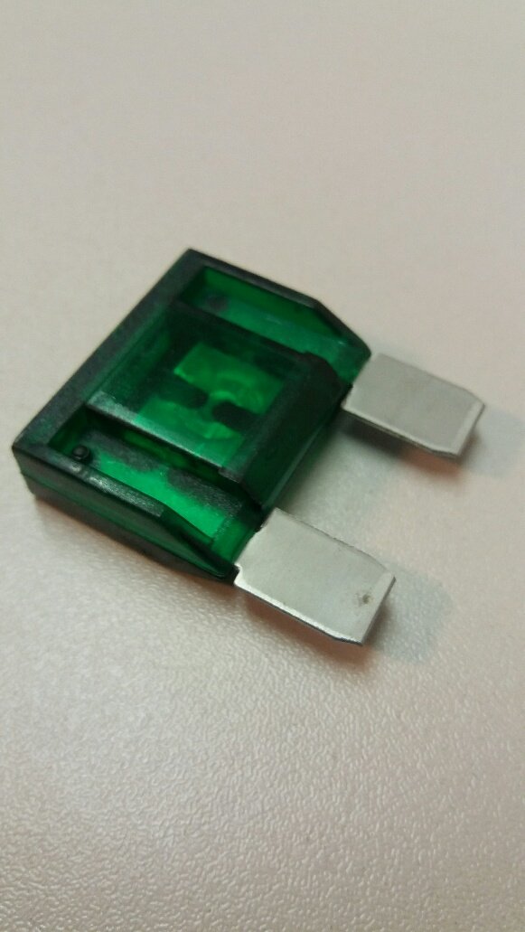 30 amp maxi blade fuse