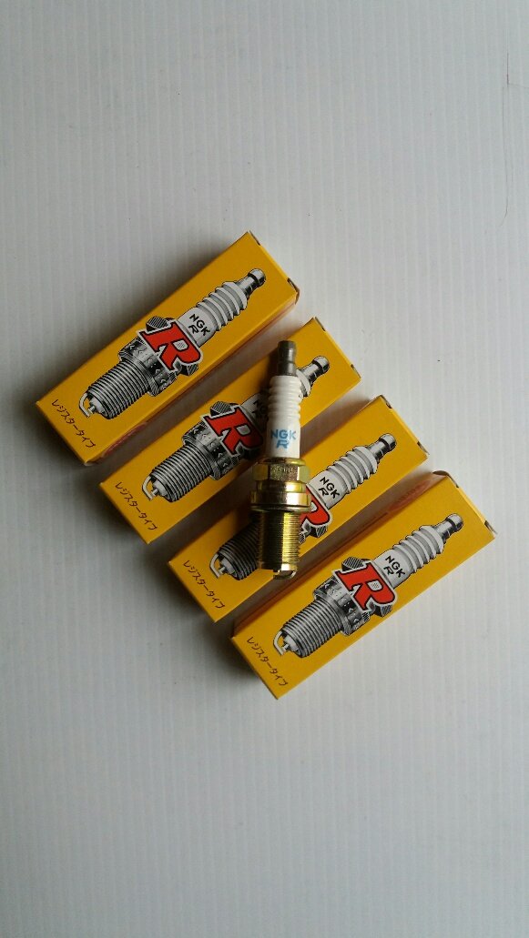NGK BCR8ES spark plugs